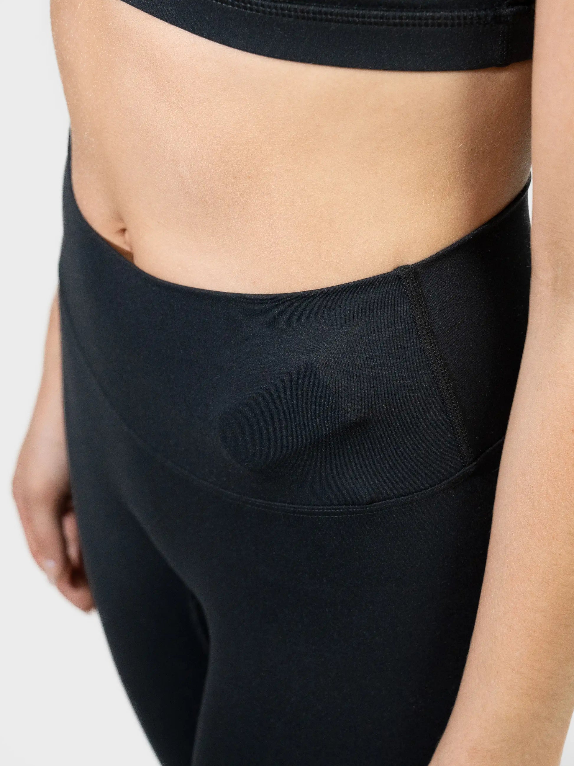 Clay Active seamless legging with hidden front pocket.